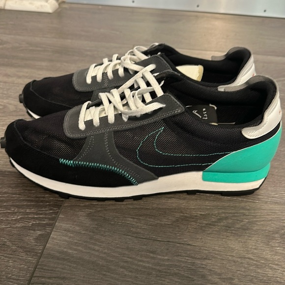 Men’s Nike Nest Shoes in teal and black size 12M - Picture 1 of 5
